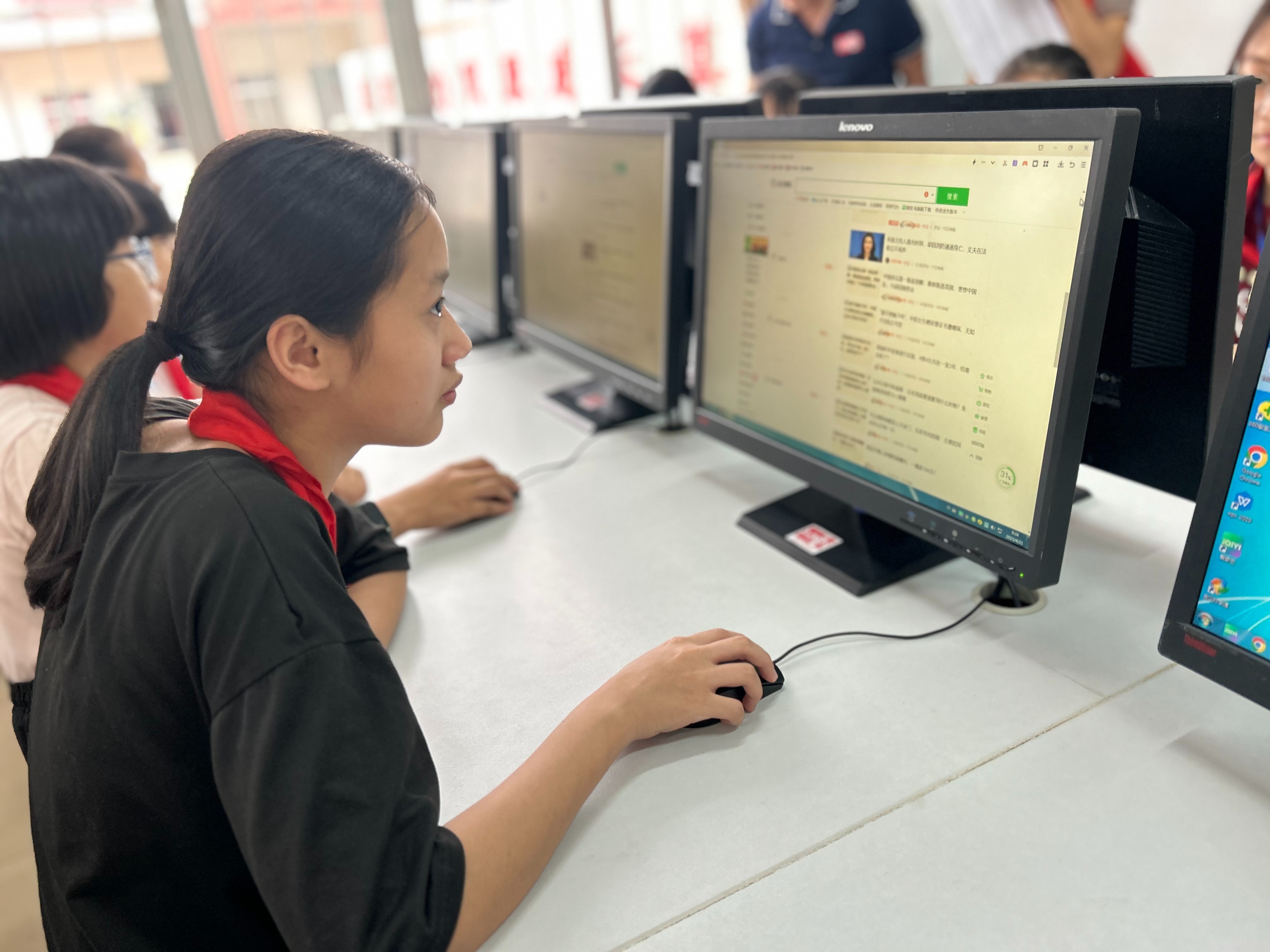 第一百二十七至一百二十八期“綠色愛心電腦教室”標準電腦41套（廣東順德農村商業銀行股份有限公司）