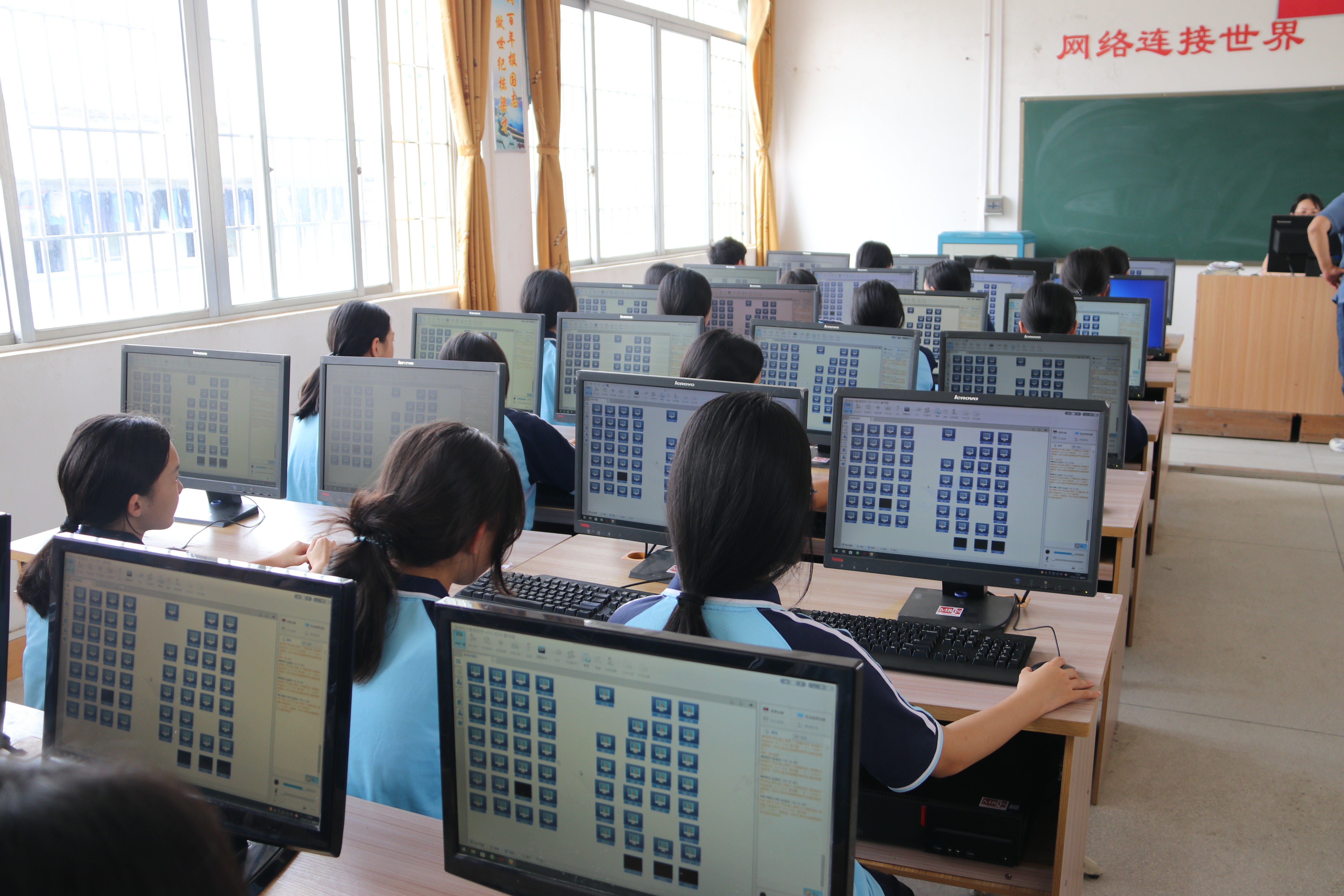 第一百五十四期至一百五十五期“綠色愛心電腦教室”標(biāo)準(zhǔn)電腦41套（深圳村田科技有限公司）